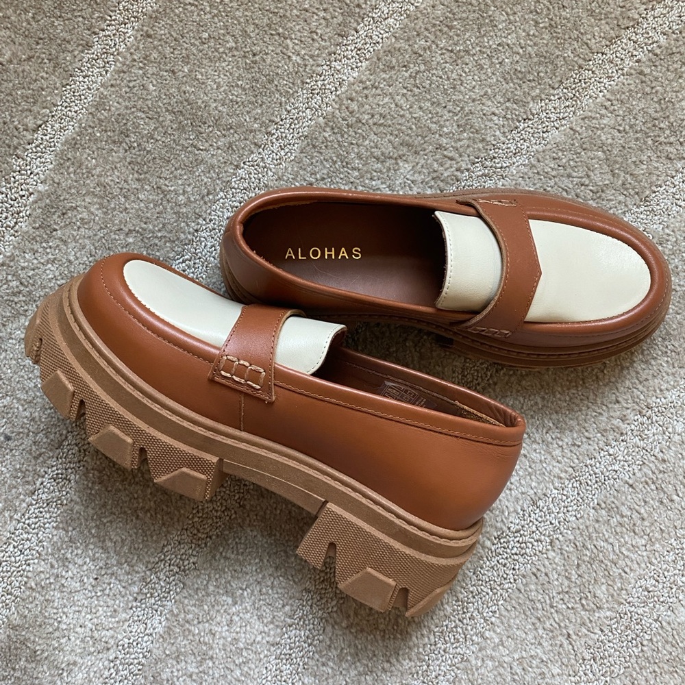 NWOT, ALOHAS Women's Tan and Cream Chunky Loafers